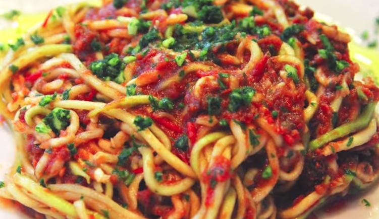 Spaghetti Raw alla Marinara